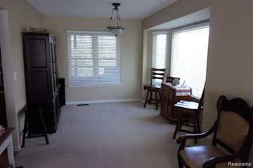 3163 W Ridge Ct in Commerce Twp, MI Photo 4