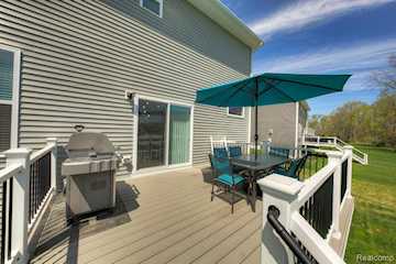 2091 Dabate Dr in Marion Twp, MI Photo 4