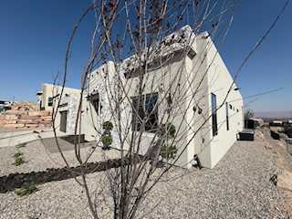 490 S Appian Way St George, UT 84770 home for sale, MLS#25-259974 - Erika Rogers Photo 3