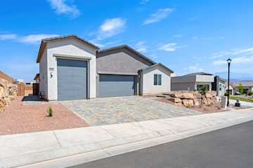 546 S Cecita Way St George, UT 84770 home for sale, MLS#25-260853 - Erika Rogers Photo 2