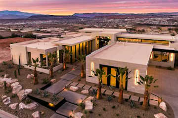 2031 E Pinnacle DR St George, UT 84790 home for sale, MLS#25-258844 - Erika Rogers Photo 4