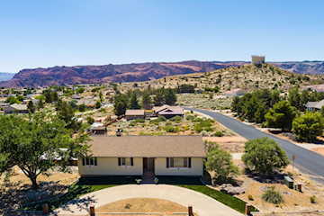 5805 N 1400  W St George, UT 84770 home for sale, MLS#25-263184 - Erika Rogers Photo 2