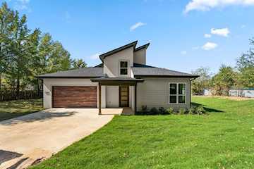 Greysq.com | Premier Real Estate Brokerage for Exceptional Properties Photo 2