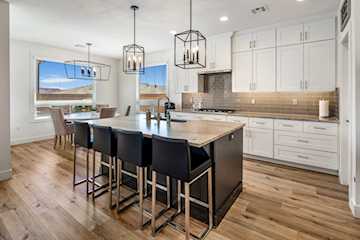 1051 S High Mesa CIR St George, UT 84790 home for sale, MLS#25-263449 - Erika Rogers Photo 5