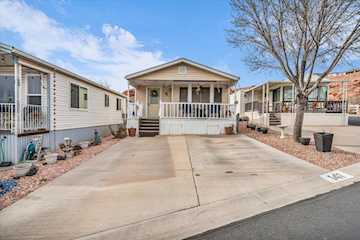 1150 W Red Hills Parkway #141 Washington, UT 84780 home for sale, MLS#25-257661 - Erika Rogers Photo 2