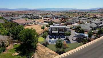 1067 E Bronco DR Washington, UT 84780 home for sale, MLS#25-263881 - Erika Rogers Photo 2