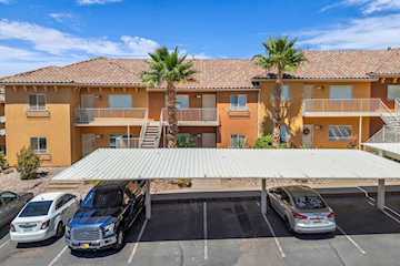 700 N Main ST #L6 Washington, UT 84780 condo for sale, MLS#25-264052 - Erika Rogers Photo 2