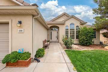 2208 E 2480  S St George, UT 84790 home for sale, MLS#25-263350 - Erika Rogers Photo 5