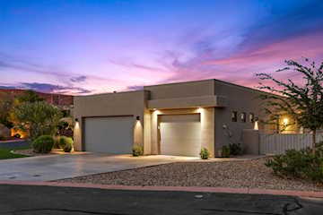 2090 N Tuweap DR #13 St George, UT 84770 home for sale, MLS#25-264462 - Erika Rogers Photo 2