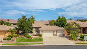 2166 W 1010 N #42 St George, UT 84770 home for sale, MLS#25-264153 - Erika Rogers Photo 2
