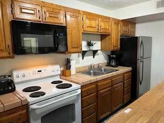 860 S Village #h-8 St George, UT 84770 condo for sale, MLS#25-264582 - Erika Rogers Photo 2