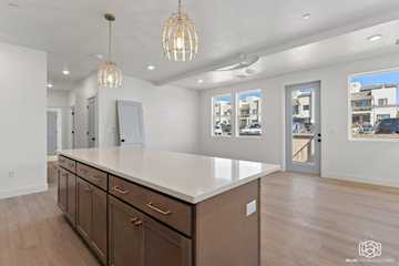 762 W Periwinkle LN #101 St George, UT 84790 condo for sale, MLS#24-256280 - Erika Rogers Photo 5