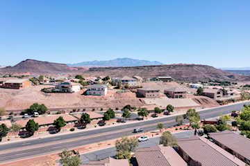 767 W Uxbridge DR St George, UT 84770 home for sale, MLS#25-263530 - Erika Rogers Photo 5