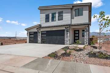 1033 E Coyote Crest DR Washington, UT 84780 home for sale, MLS#25-263760 - Erika Rogers Photo 3