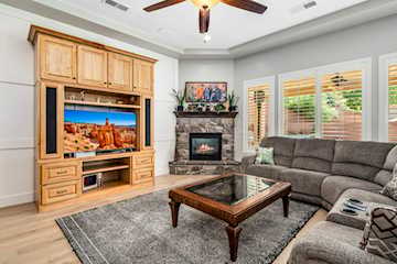 41 S Chalon CIR St George, UT 84770 home for sale, MLS#25-265306 - Erika Rogers Photo 5