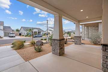 702 Juniper Hill DR St George, UT 84790 home for sale, MLS#25-265366 - Erika Rogers Photo 4