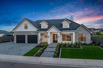 2738 Stonedale DR St George, UT 84790 home for sale, MLS#25-262942 - Erika Rogers Photo 3