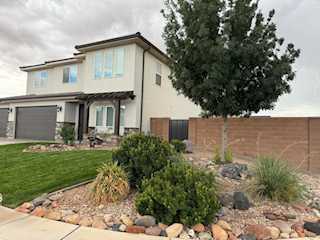 3224 Sugar Maple DR St George, UT 84790 home for sale, MLS#25-265498 - Erika Rogers Photo 3