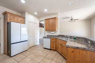 236 S 2020 CIR St George, UT 84790 home for sale, MLS#25-265566 - Erika Rogers Photo 3