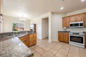 236 S 2020 CIR St George, UT 84790 home for sale, MLS#25-265566 - Erika Rogers Photo 4