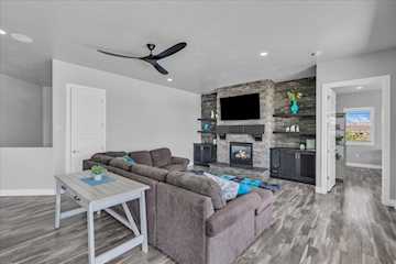 1976 E 1200 CIR N St George, UT 84770 home for sale, MLS#25-265683 - Erika Rogers Photo 3