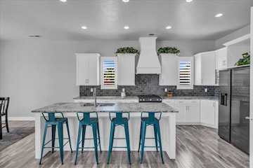 1976 E 1200 CIR N St George, UT 84770 home for sale, MLS#25-265683 - Erika Rogers Photo 5