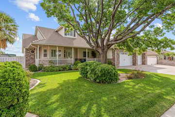 929 S Golda DR St George, UT 84790 home for sale, MLS#25-265688 - Erika Rogers Photo 2