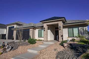 2204 N Fairway Washington, UT 84780 home for sale, MLS#25-265699 - Erika Rogers Photo 4