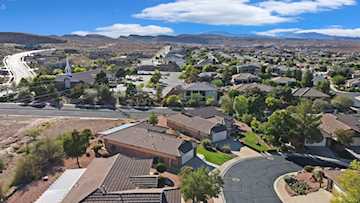 989 W Dover Way St George, UT 84770 home for sale, MLS#25-265759 - Erika Rogers Photo 4
