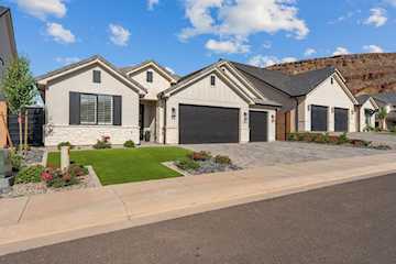 324 S Beck DR Washington, UT 84780 home for sale, MLS#25-265404 - Erika Rogers Photo 2