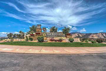 1671 W Caledonia Dunes DR St George, UT 84770 home for sale, MLS#25-265940 - Erika Rogers Photo 2