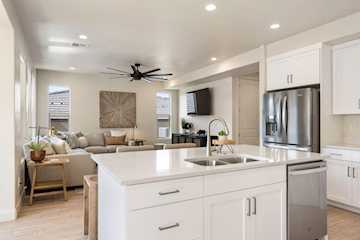 1366 N Marfil Way Washington, UT 84780 home for sale, MLS#25-266078 - Erika Rogers Photo 5