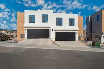 2762 W Silver Cholla LN St George, UT 84770 home for sale, MLS#25-266082 - Erika Rogers Photo 2