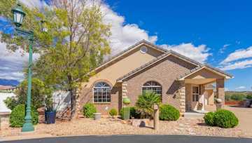 392 N Windsor DR Washington, UT 84780 home for sale, MLS#25-265899 - Erika Rogers Photo 2