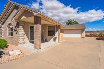 392 N Windsor DR Washington, UT 84780 home for sale, MLS#25-265899 - Erika Rogers Photo 4