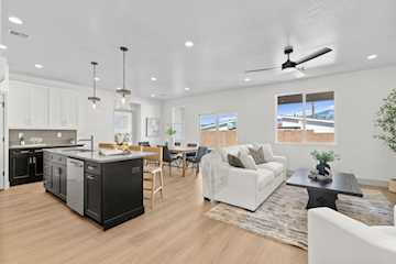 983 E Coyote Crest DR Washington, UT 84780 home for sale, MLS#25-266154 - Erika Rogers Photo 4