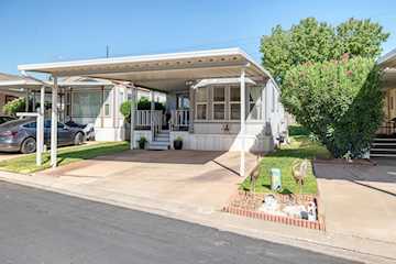 2990 E Riverside Dr #3 St George, UT 84790 home for sale, MLS#25-262713 - Erika Rogers Photo 2