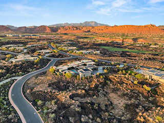 2515 N Tacheene DR St George, UT 84770 home for sale, MLS#25-265445 - Erika Rogers Photo 5