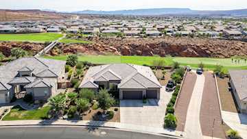 1236 Fairway DR Washington, UT 84780 home for sale, MLS#25-264881 - Erika Rogers Photo 5