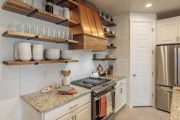 5031 N Escapes DR St George, UT 84770 home for sale, MLS#25-266347 - Erika Rogers Photo 5