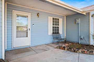 2095 S Solana CIR Washington, UT 84780 home for sale, MLS#25-266361 - Erika Rogers Photo 2