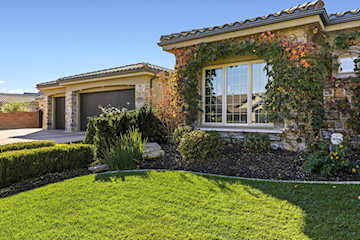 2426 E Springs DR St George, UT 84790 home for sale, MLS#25-266295 - Erika Rogers Photo 3