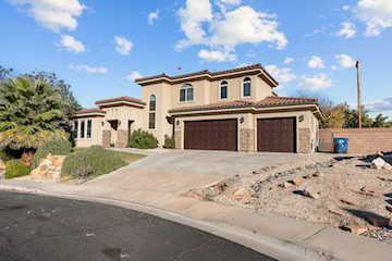 1246 W 300 ST N St George, UT 84770 home for sale, MLS#25-266434 - Erika Rogers Photo 2