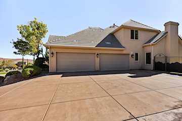 1253 W Lexington ST Washington, UT 84780 home for sale, MLS#25-266497 - Erika Rogers Photo 3