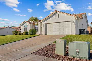 210 N Mall DR #96 St George, UT 84790 home for sale, MLS#25-266561 - Erika Rogers Photo 3