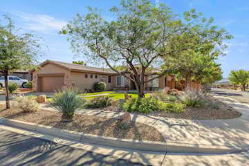 3278 E Sweetwater Springs DR Washington, UT 84780 home for sale, MLS#25-266383 - Erika Rogers Photo 2