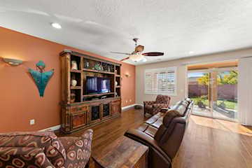 3278 E Sweetwater Springs DR Washington, UT 84780 home for sale, MLS#25-266383 - Erika Rogers Photo 5