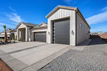 4988 S Lakefront Place Washington, UT 84780 home for sale, MLS#25-266600 - Erika Rogers Photo 2