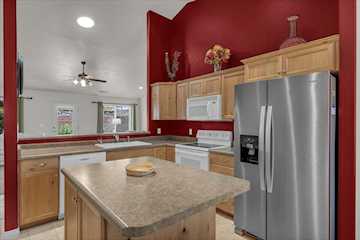 145 N Mall DR #57 St George, UT 84790 home for sale, MLS#25-266617 - Erika Rogers Photo 5