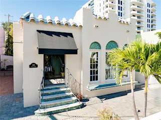 446 Burns Ct Sarasota FL 34236 Burns Court